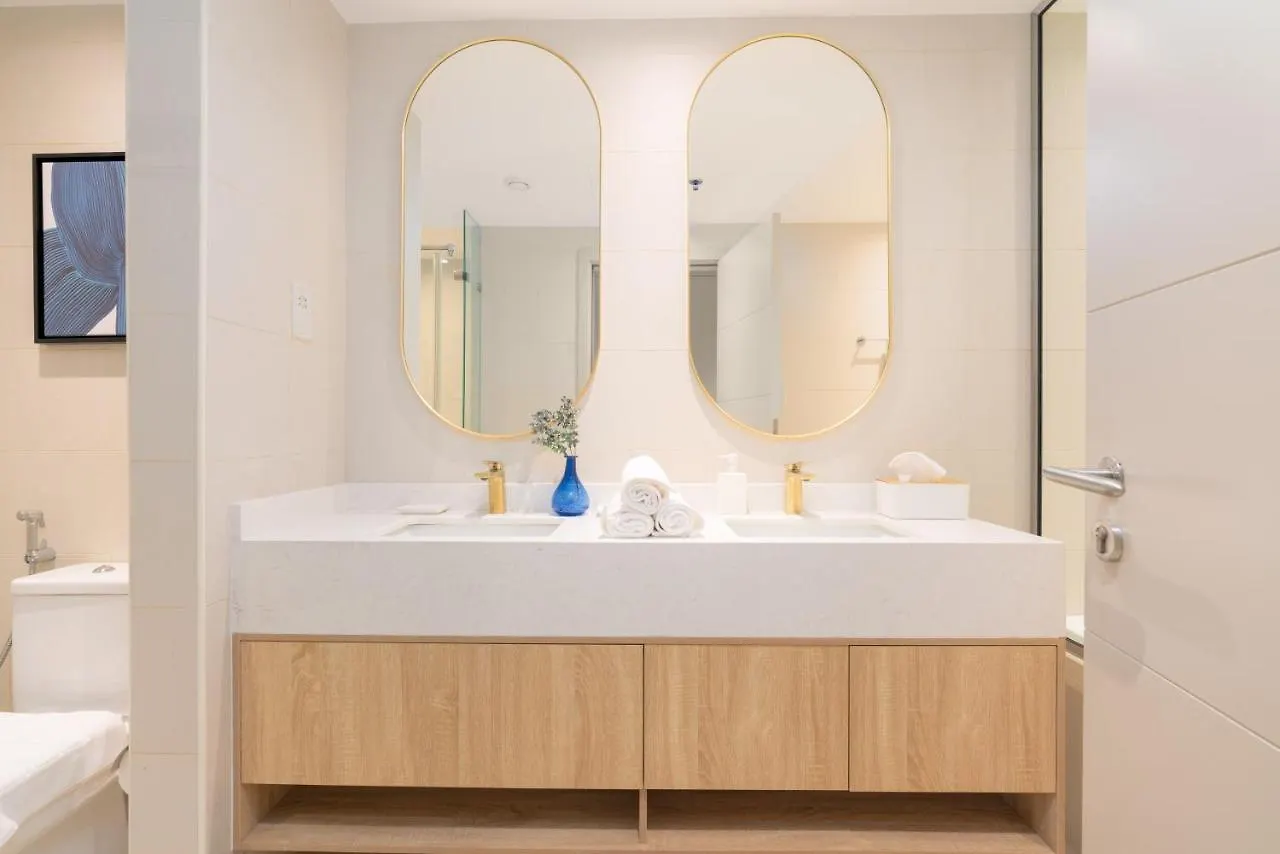 Burj Khalifa Views / 5 Min Walk From Dubai Mall / Dubai Opera / Upgraded / Designer Choice / 8 People / The Best Location 0*,