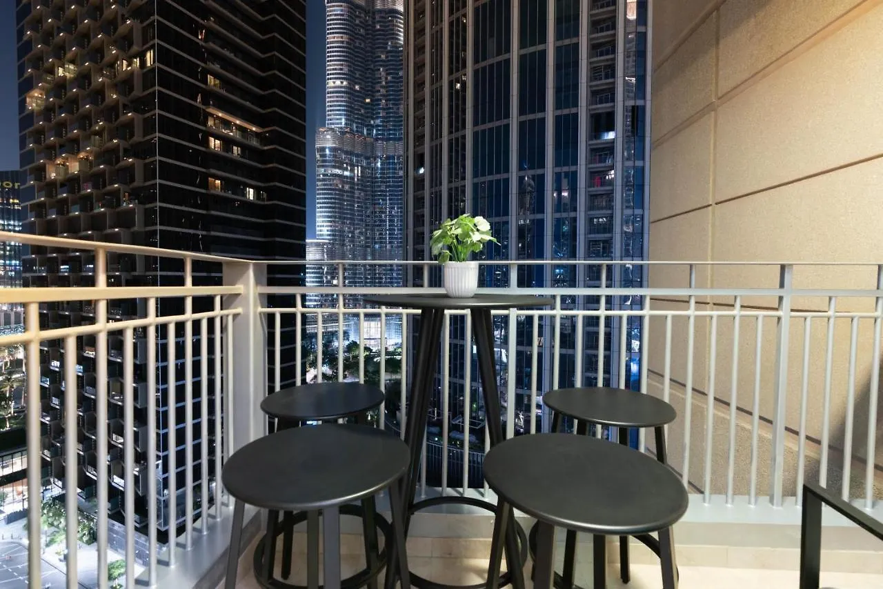 Apartment Burj Khalifa Views / 5 Min Walk From Dubai Mall / Dubai Opera / Upgraded / Designer Choice / 8 People / The Best Location