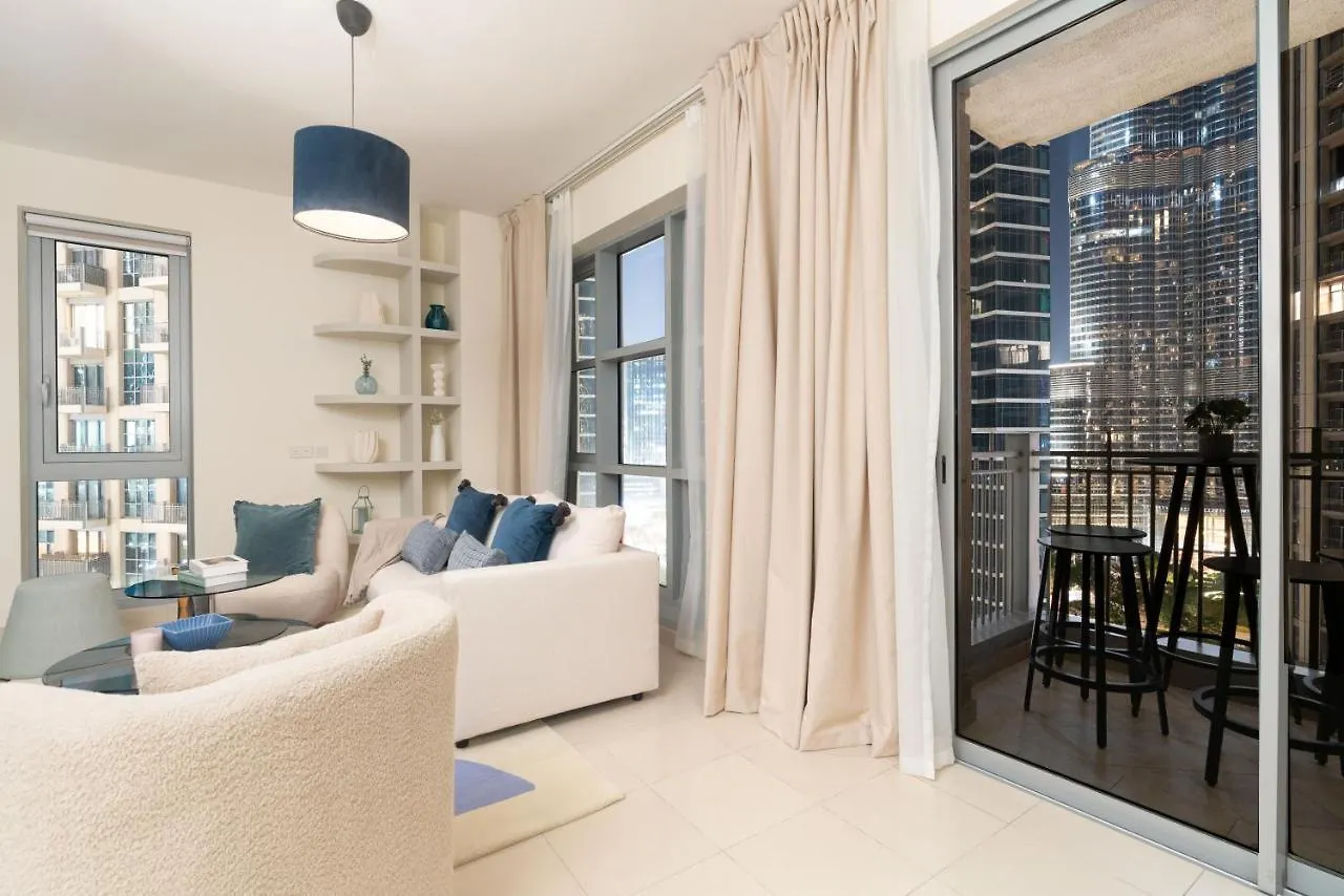 Burj Khalifa Views / 5 Min Walk From Dubai Mall / Dubai Opera / Upgraded / Designer Choice / 8 People / The Best Location