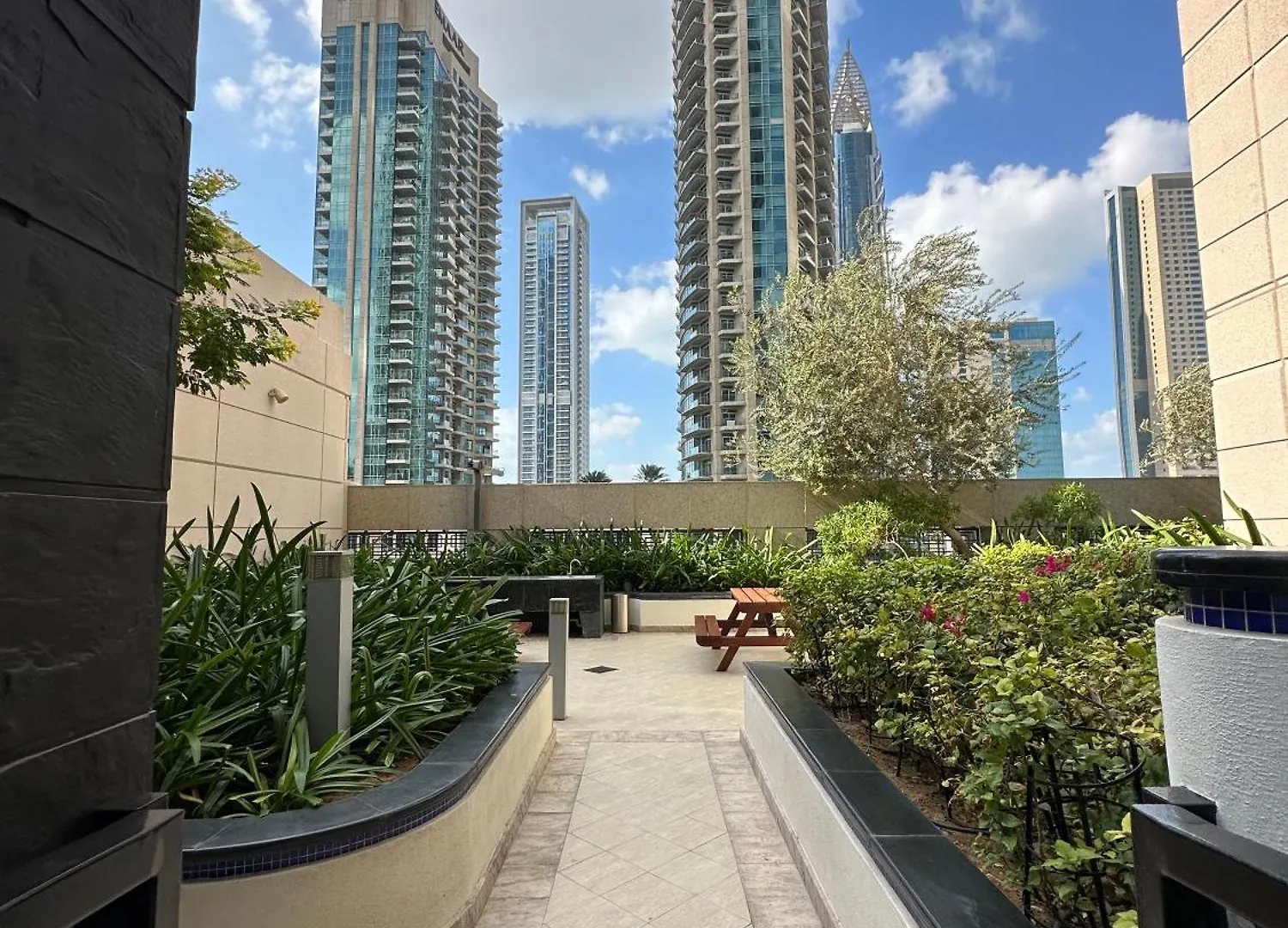 Burj Khalifa Views / 5 Min Walk From Dubai Mall / Dubai Opera / Upgraded / Designer Choice / 8 People / The Best Location