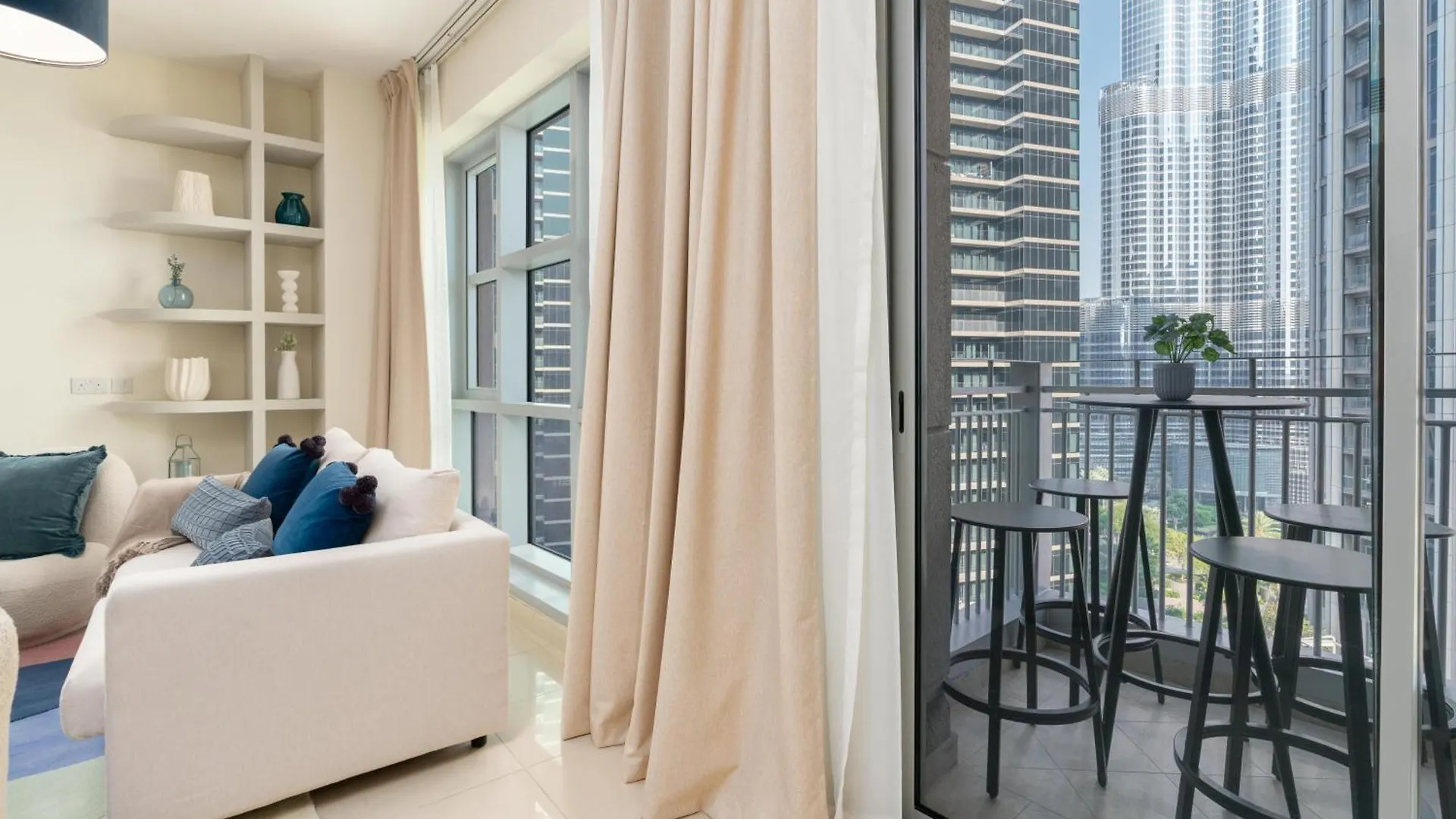 Burj Khalifa Views / 5 Min Walk From Dubai Mall / Dubai Opera / Upgraded / Designer Choice / 8 People / The Best Location Apartment
