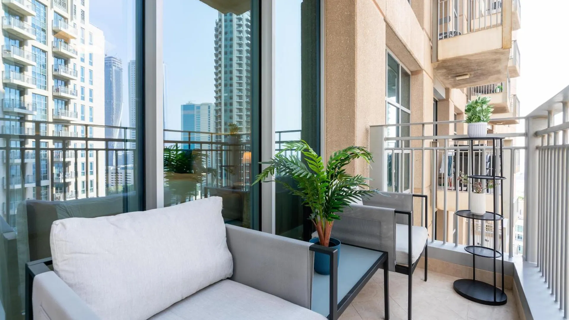 Apartment Burj Khalifa Views / 5 Min Walk From Dubai Mall / Dubai Opera / Upgraded / Designer Choice / 8 People / The Best Location