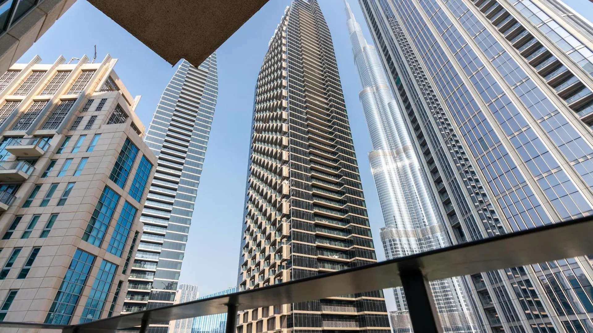 Burj Khalifa Views / 5 Min Walk From Dubai Mall / Dubai Opera / Upgraded / Designer Choice / 8 People / The Best Location