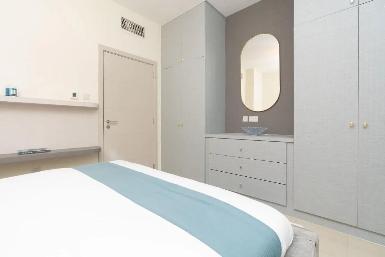 Burj Khalifa Views / 5 Min Walk From Dubai Mall / Dubai Opera / Upgraded / Designer Choice / 8 People / The Best Location